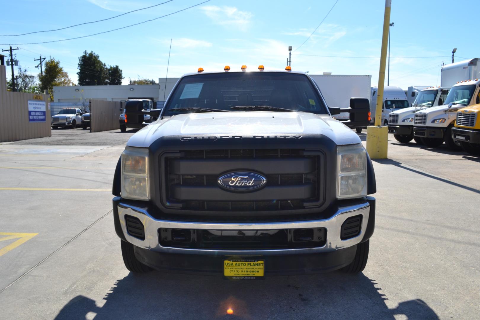 2013 WHITE Ford F550 with an POWERSTROKE 6.7L DIESEL engine, AUTOMATIC transmission, located at 9172 North Fwy, Houston, TX, 77037, (713) 910-6868, 29.887470, -95.411903 - Photo#1